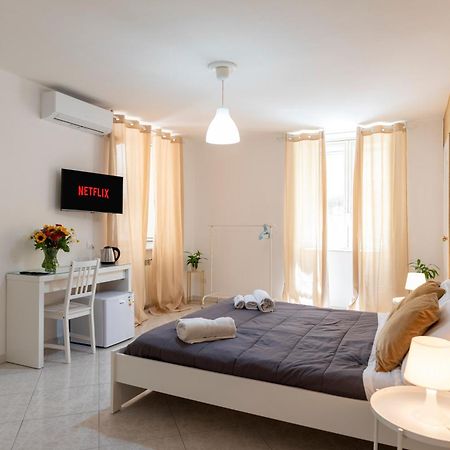 Napoli Centro, Dm Suites Buitenkant foto