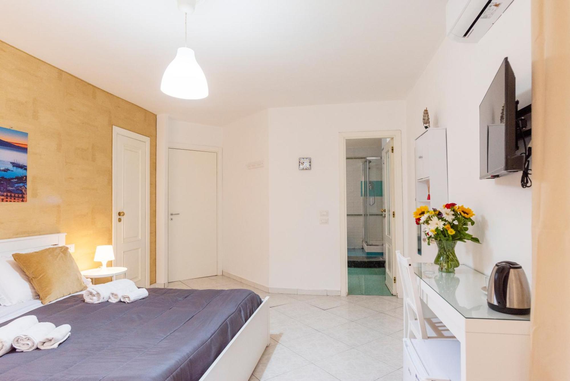 Napoli Centro, Dm Suites Buitenkant foto