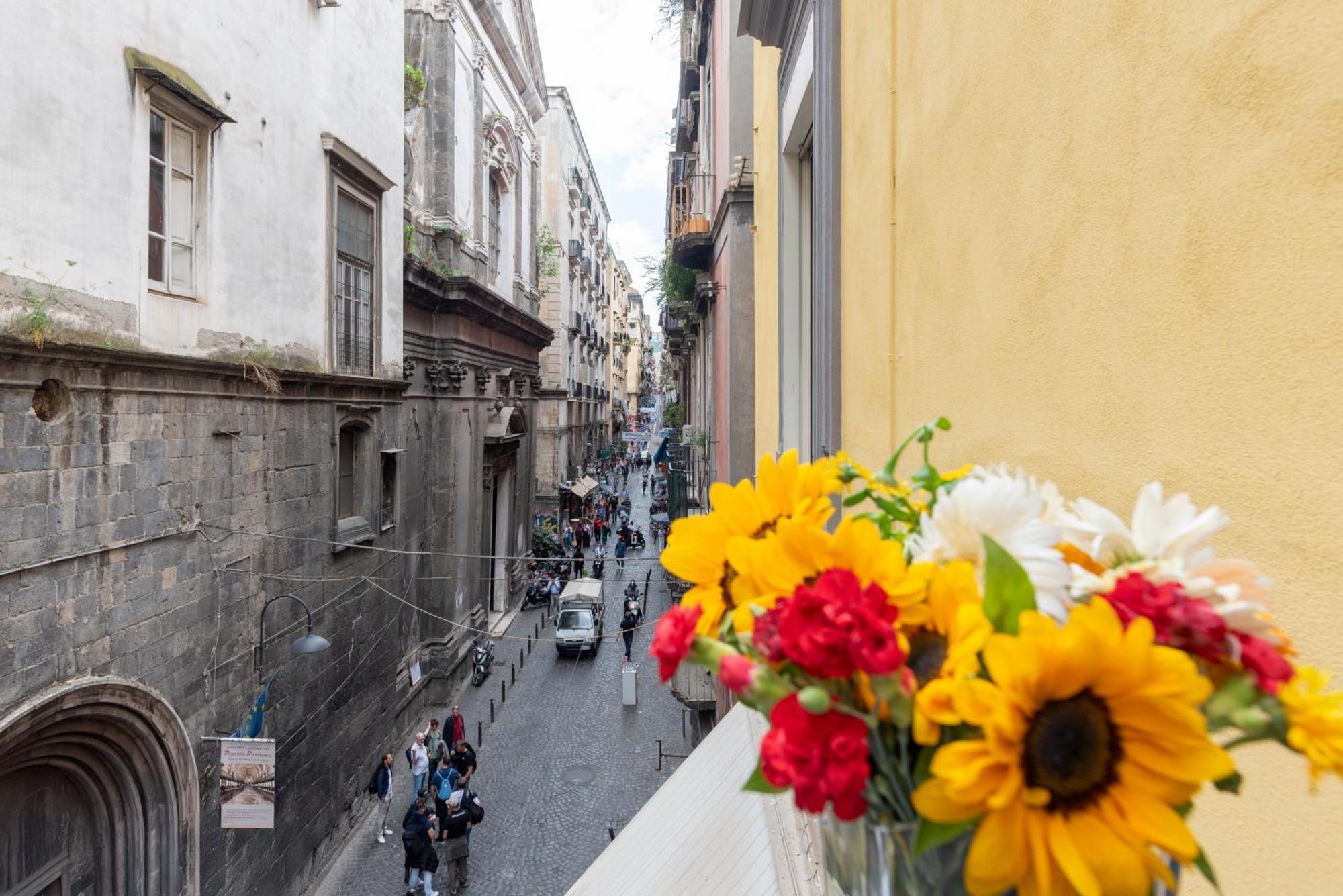 Napoli Centro, Dm Suites Buitenkant foto