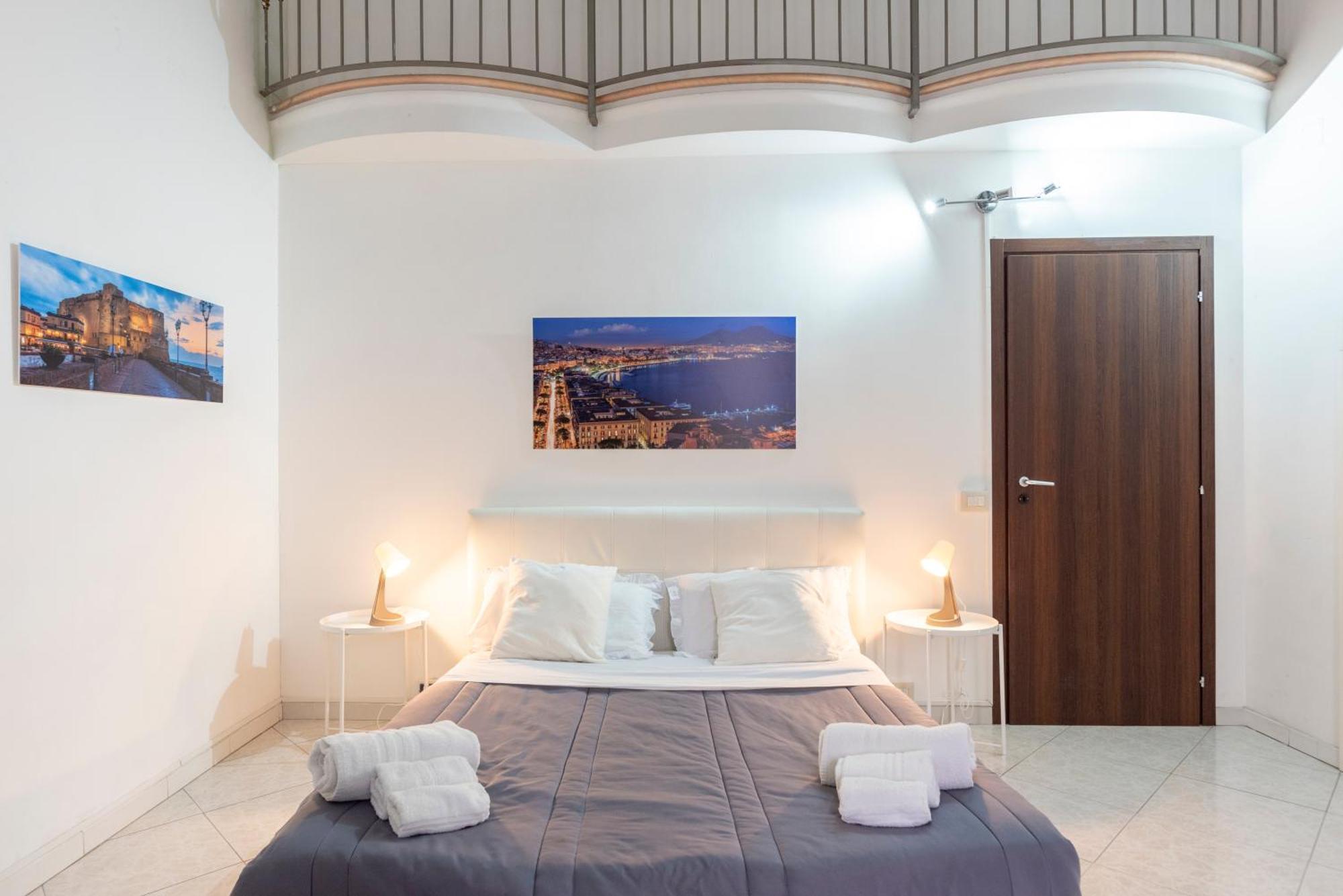 Napoli Centro, Dm Suites Buitenkant foto