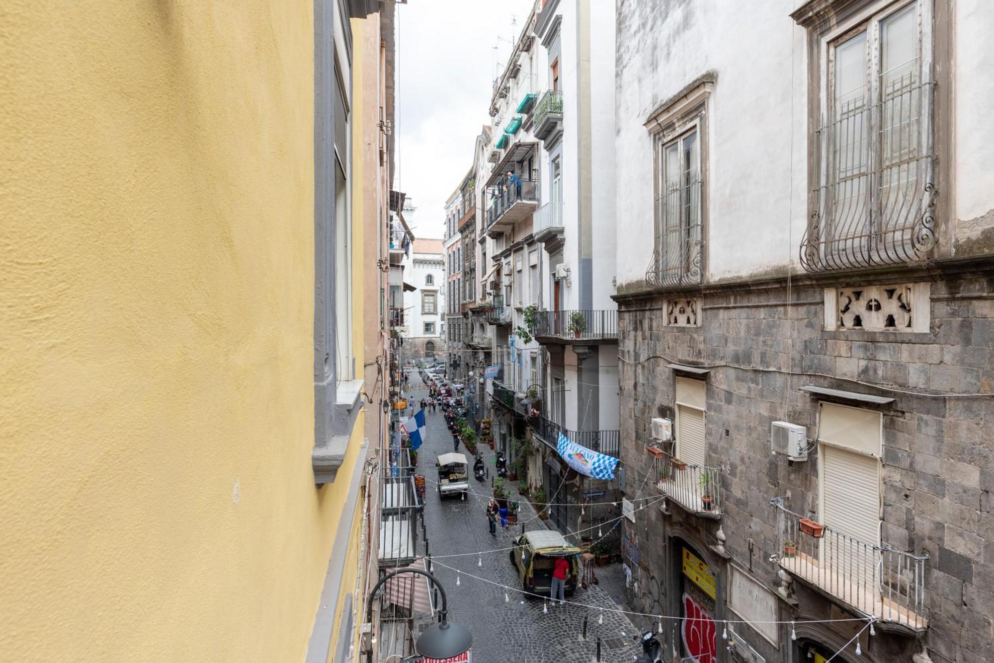Napoli Centro, Dm Suites Buitenkant foto