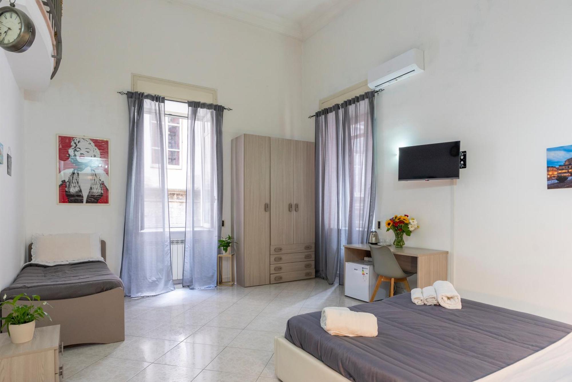 Napoli Centro, Dm Suites Buitenkant foto