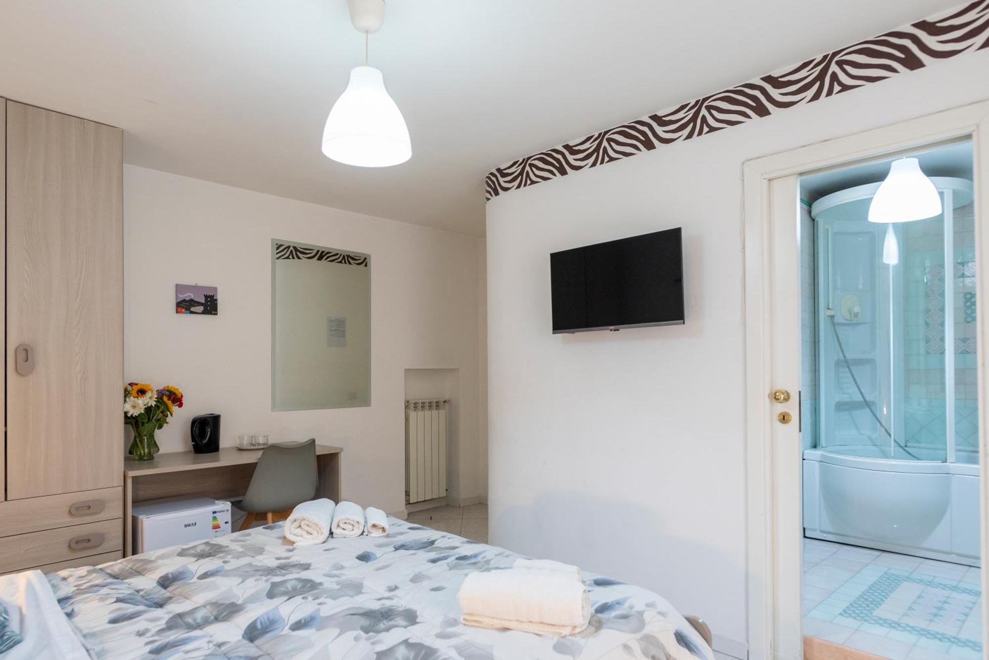 Napoli Centro, Dm Suites Buitenkant foto
