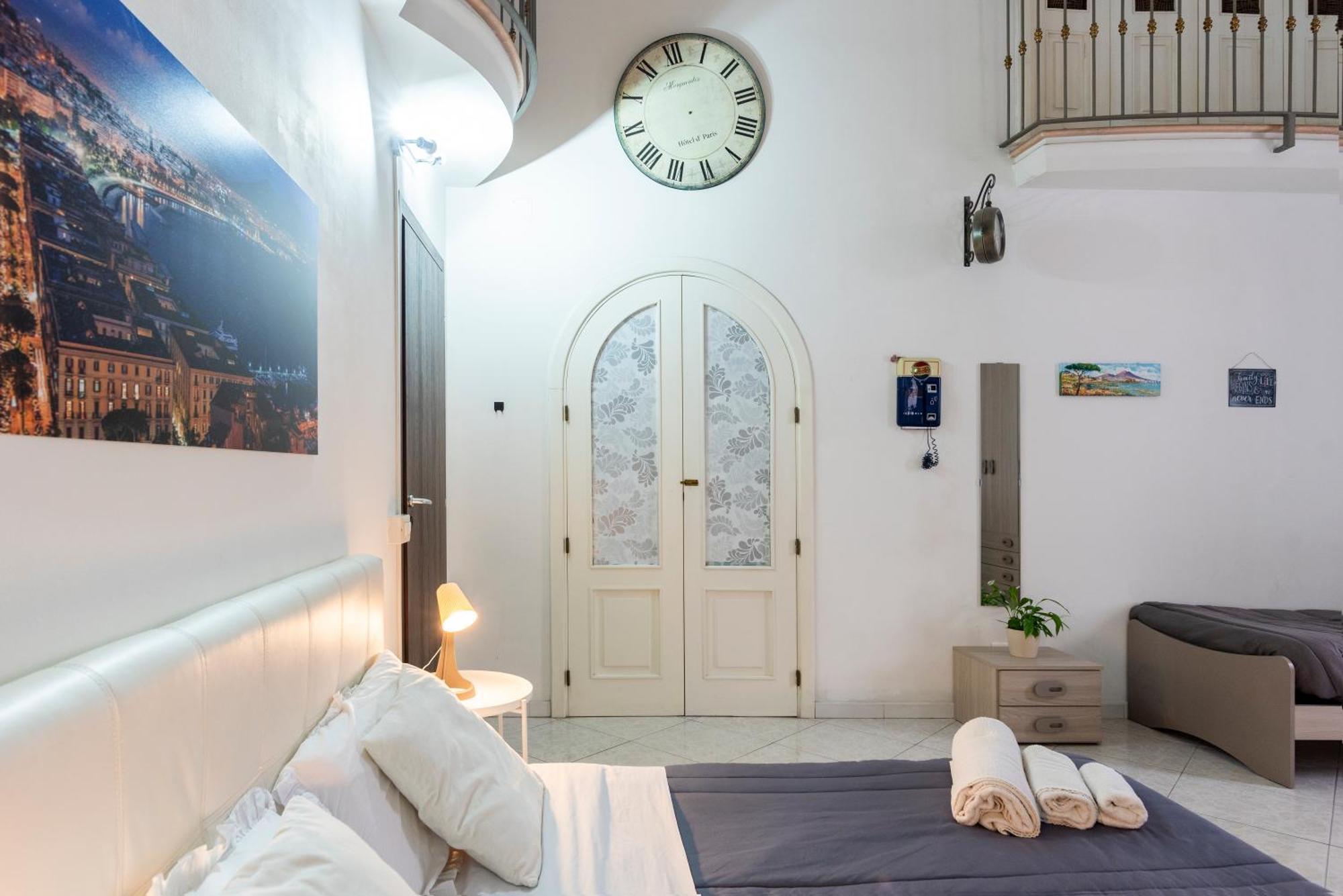 Napoli Centro, Dm Suites Buitenkant foto