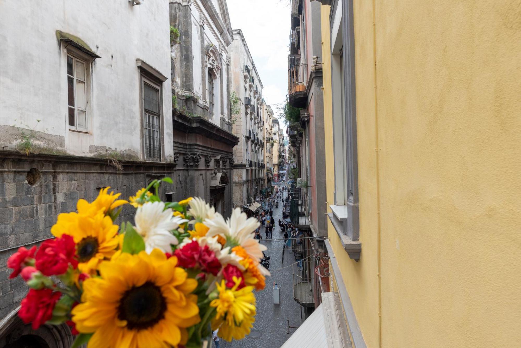 Napoli Centro, Dm Suites Buitenkant foto